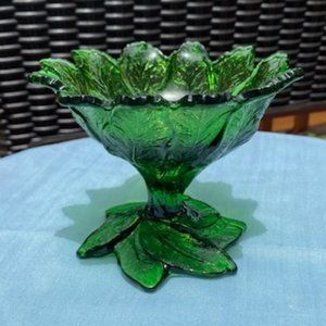 Beautiful Emerald Green Leaf Glass / Candy Dish